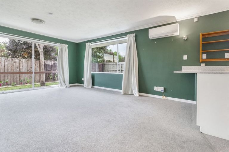 Photo of property in 2/125a Mackenzie Avenue, Woolston, Christchurch, 8023