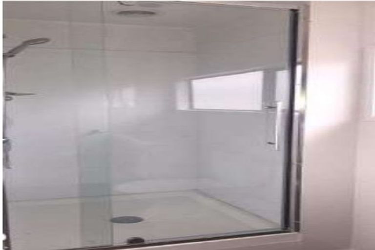 Photo of property in 18a Gibbons Road, Weymouth, Auckland, 2103