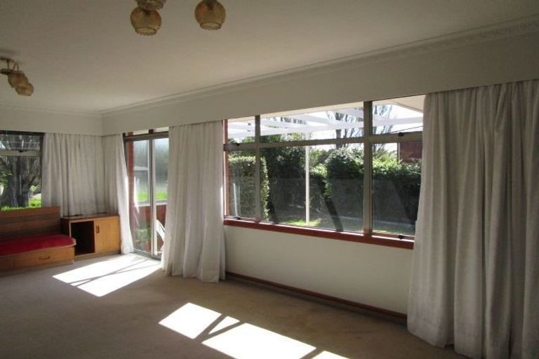 Photo of property in 100 Palatine Terrace, Saint Martins, Christchurch, 8022