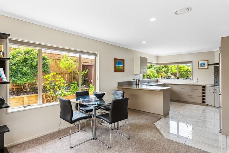 Photo of property in 8 Leanne Way, Waikanae Beach, Waikanae, 5036