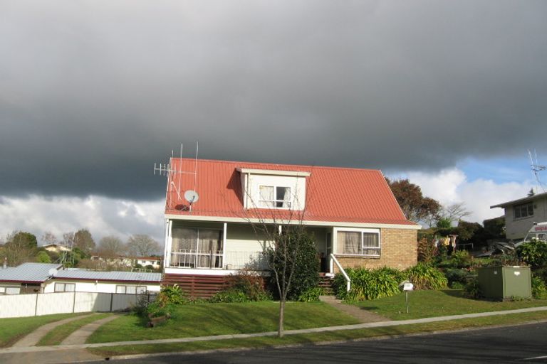 Photo of property in 27 Amanda Avenue, Dinsdale, Hamilton, 3204