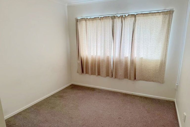 Photo of property in 102a Wharf Road, Te Atatu Peninsula, Auckland, 0610