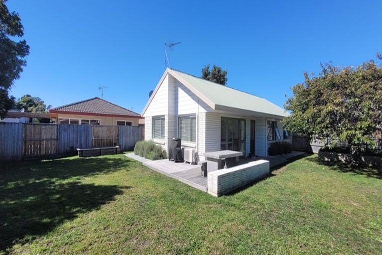 Photo of property in 28 Pacific View Road, Papamoa Beach, Papamoa, 3118