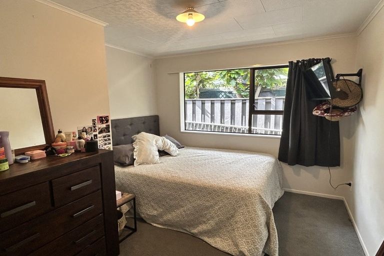Photo of property in 5 Oriwa Street, Waikanae, 5036