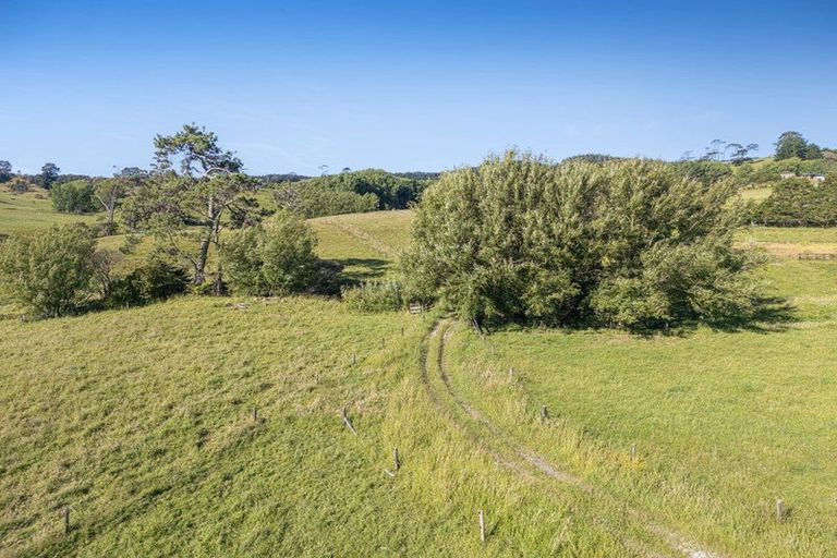 Photo of property in 211 Stoney Creek Road, Kaukapakapa, 0873