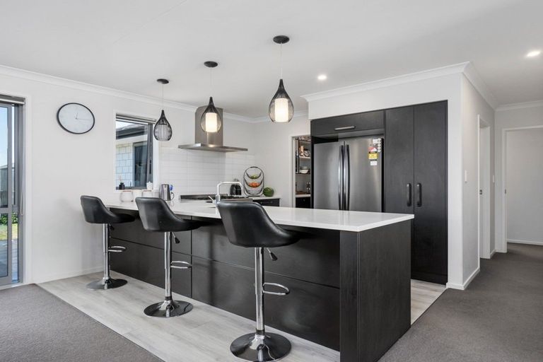 Photo of property in 5 Livingstone Drive, Papamoa Beach, Papamoa, 3118