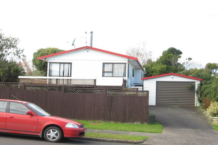 Photo of property in 199 Carnoustie Drive, Wattle Downs, Auckland, 2103