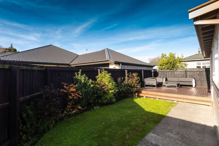 Photo of property in 74 Selwyn Street, Somerfield, Christchurch, 8024