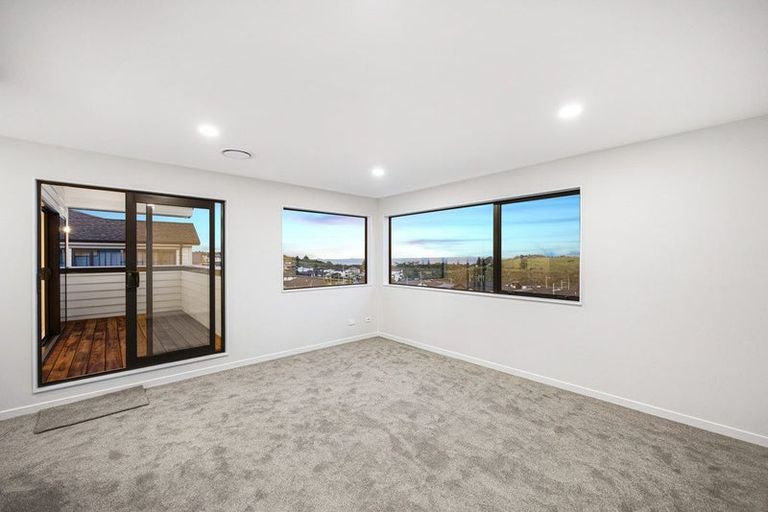 Photo of property in 15 Kumukumu Road, Long Bay, Auckland, 0630