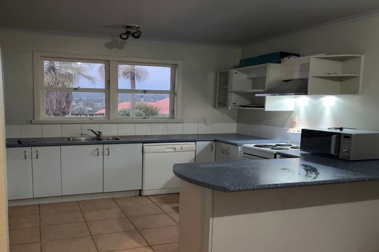 Photo of property in 80a Glengarry Road, Glen Eden, Auckland, 0602