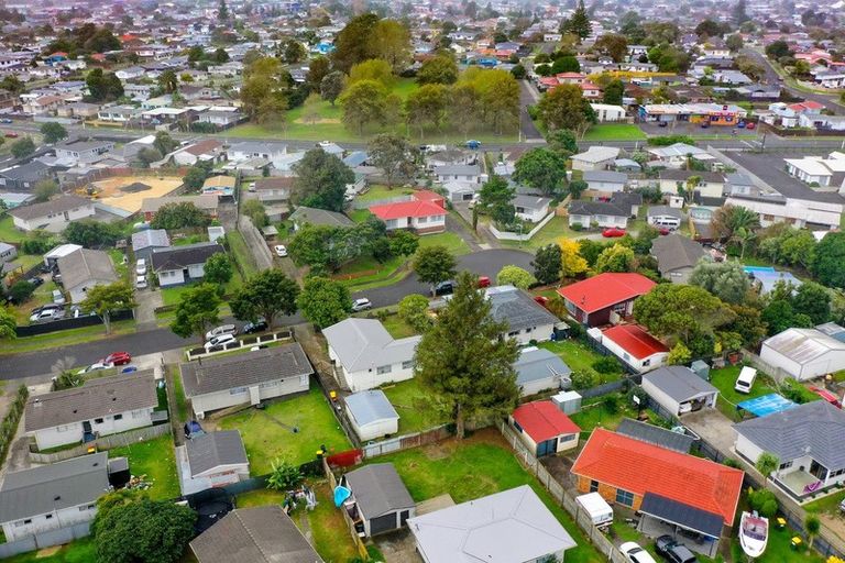 Photo of property in 15 Carbery Place, Manurewa, Auckland, 2102