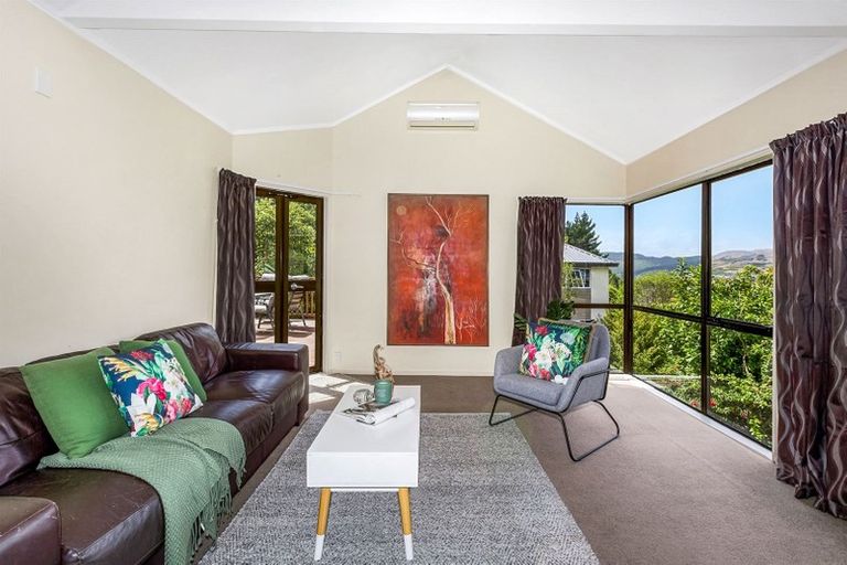 Photo of property in 70 Peterhouse Street, Tawa, Wellington, 5028