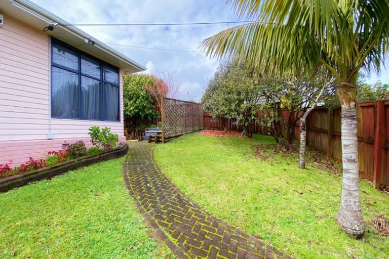 Photo of property in 4 Alma Street, Te Atatu South, Auckland, 0610