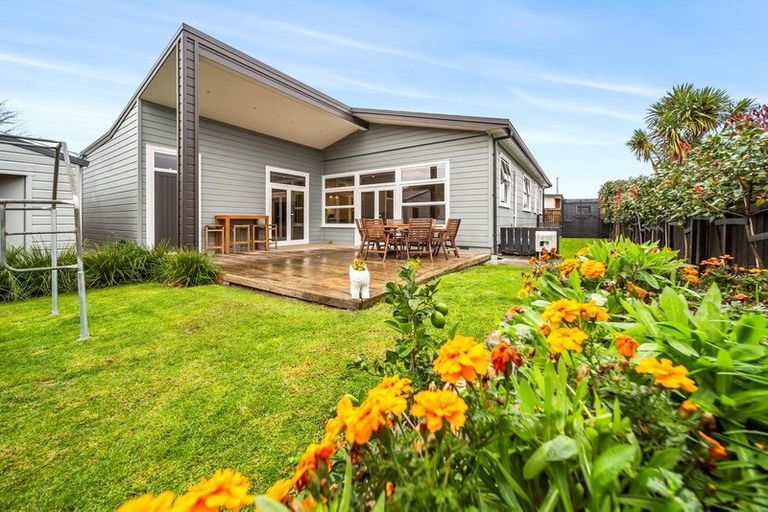 Photo of property in 6 Cracroft Street, Welbourn, New Plymouth, 4310