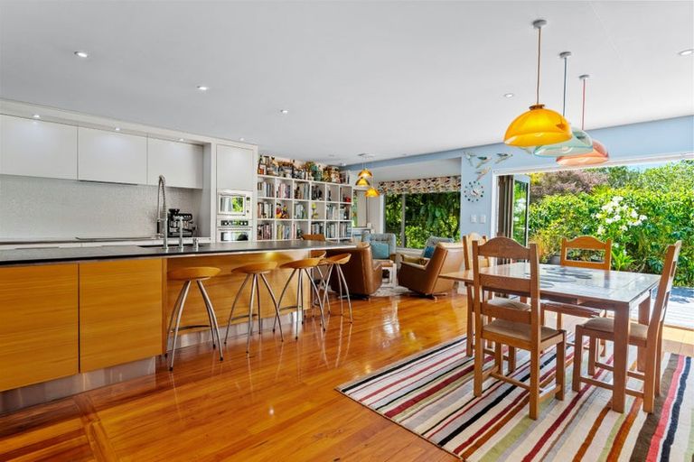 Photo of property in 87 Matipo Road, Mairangi Bay, Auckland, 0630