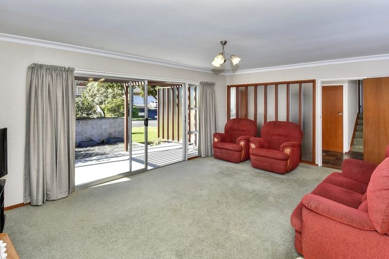 Photo of property in 18 Freshney Place, Hillpark, Auckland, 2102