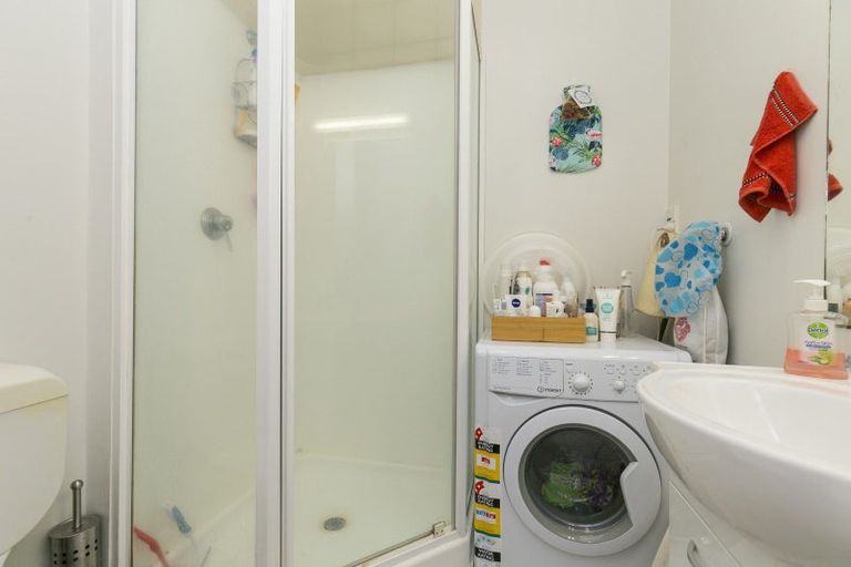 Photo of property in Terrace Tower Apartments, 3e/126 The Terrace, Wellington Central, Wellington, 6011