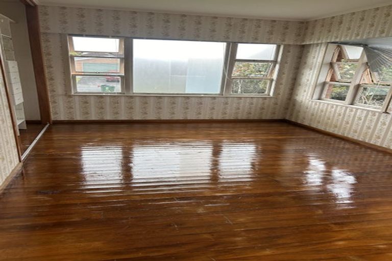 Photo of property in 2 Sunburst Street, Papakura, 2110