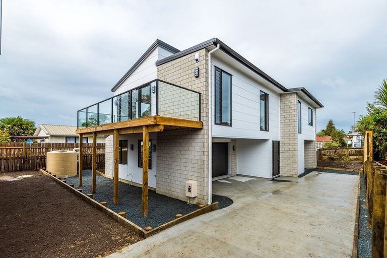 Photo of property in 17 Akehurst Avenue, New Lynn, Auckland, 0600