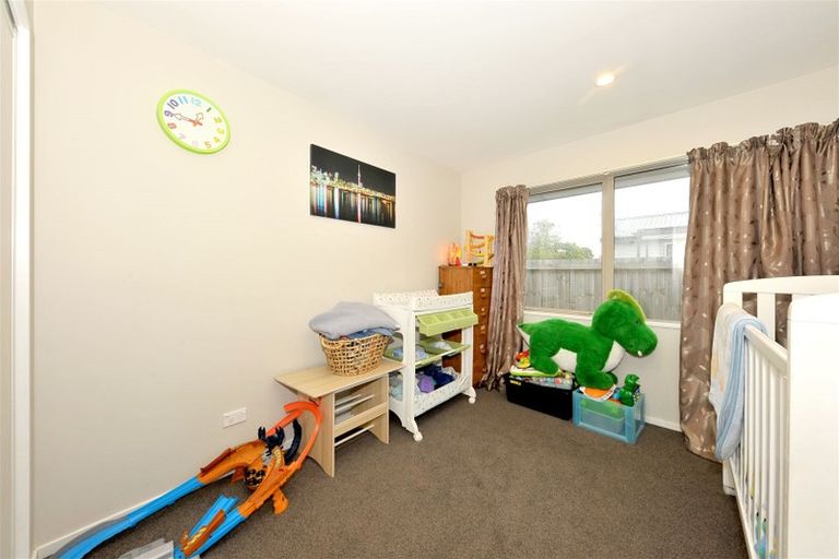 Photo of property in 4 Lake Terrace Road, Burwood, Christchurch, 8061