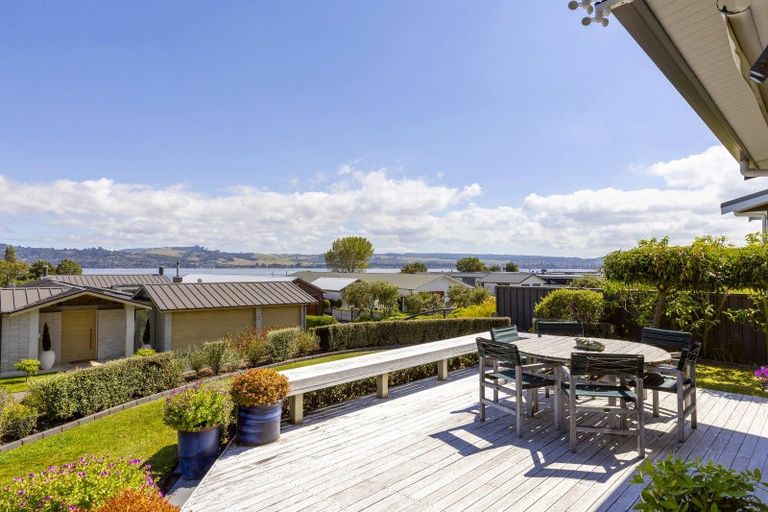 Photo of property in 30 Karapoto Lane, Rainbow Point, Taupo, 3330