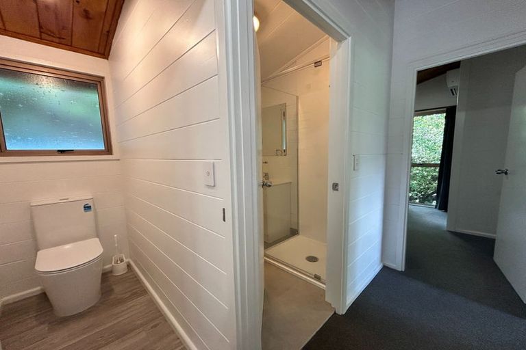 Photo of property in 8 Evergreen Place, Sunshine Bay, Queenstown, 9300