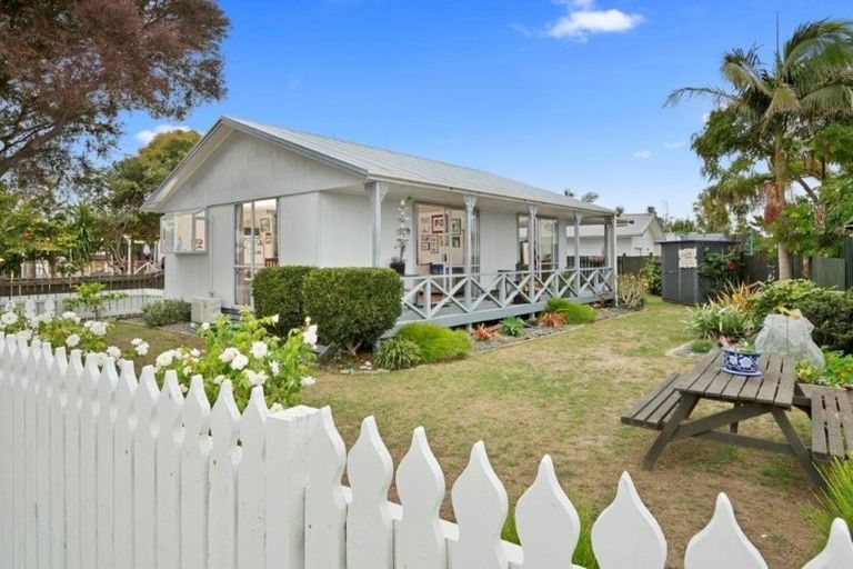 Photo of property in 3a Longstead Avenue, Papamoa Beach, Papamoa, 3118