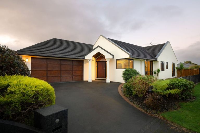 Photo of property in 10 Drumfearn Place, Rototuna, Hamilton, 3210