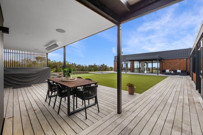 Photo of property in 32 Aroha Road, Te Arai, Wellsford, 0975