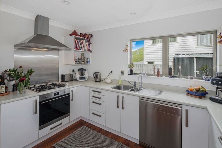 Photo of property in 20 Gifford Grove, Churton Park, Wellington, 6037