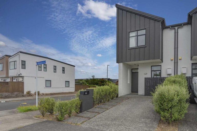 Photo of property in 23 Alliance Lane, Papakura, 2110