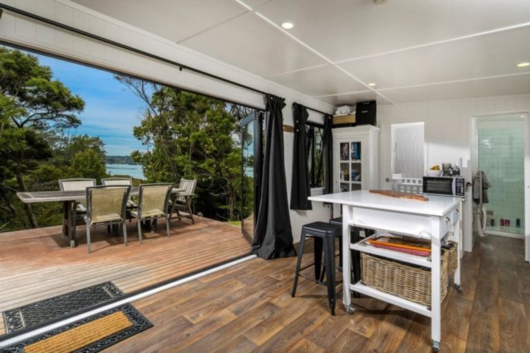 Photo of property in 34 Merewhira Road, Paremoremo, Albany, 0793