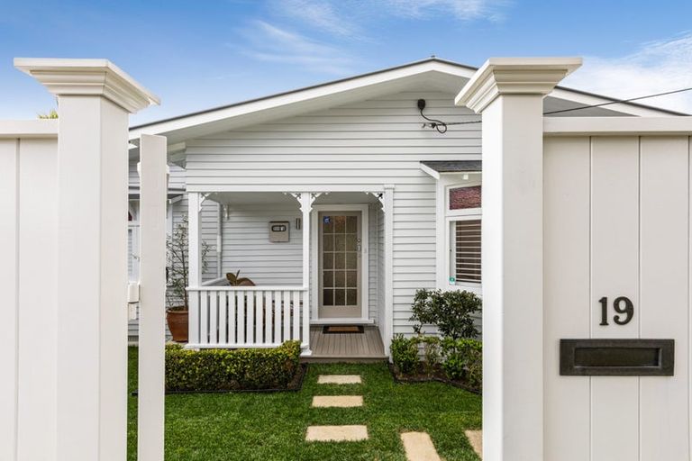 Photo of property in 19 Western Springs Road, Morningside, Auckland, 1021