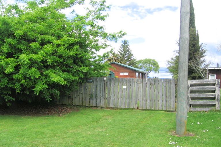 Photo of property in 41 Takinga Street, Mourea, Rotorua, 3074