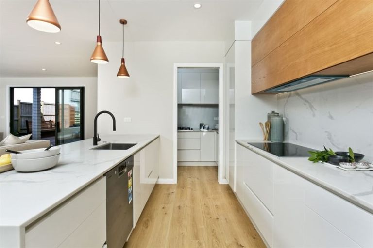 Photo of property in 16 Turutu Place, Long Bay, Auckland, 0630