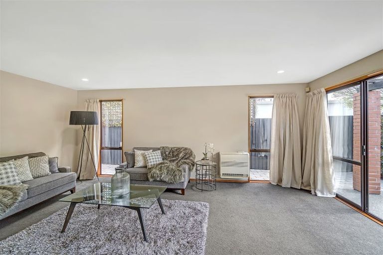 Photo of property in 27b Bryndwr Road, Fendalton, Christchurch, 8052