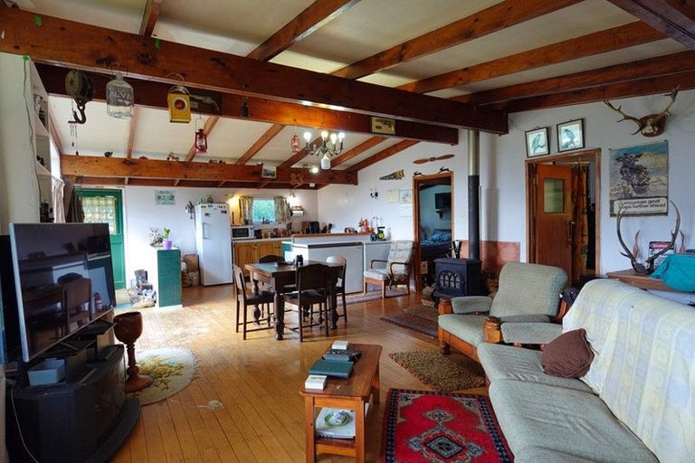 Photo of property in 3403 South Head Road, South Head, Helensville, 0874