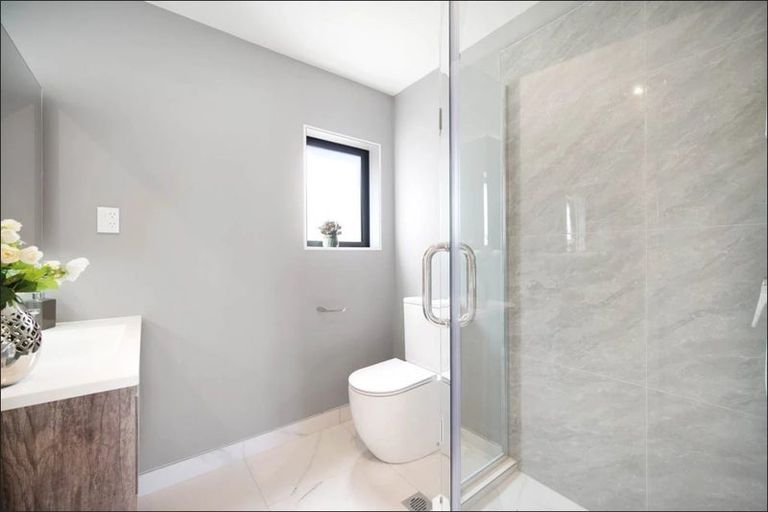 Photo of property in 2/32 Sunlands Drive, Manurewa, Auckland, 2102