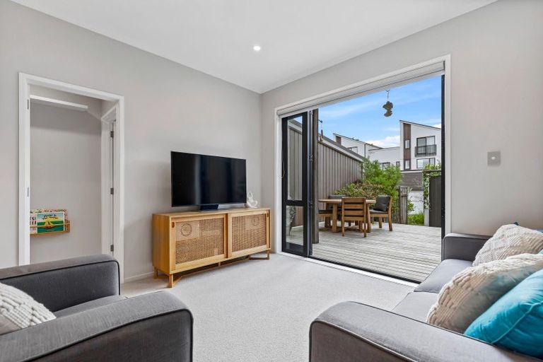 Photo of property in 37 Mapou Road, Hobsonville, Auckland, 0616