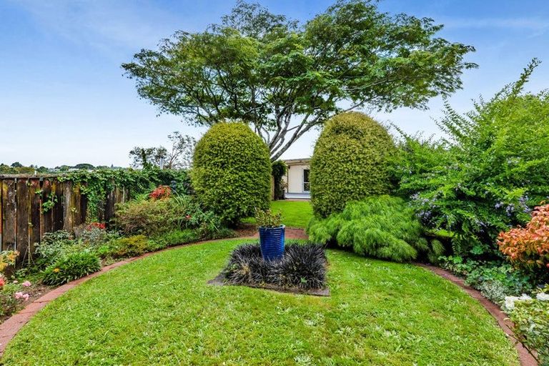 Photo of property in 102a Frankley Road, Frankleigh Park, New Plymouth, 4310