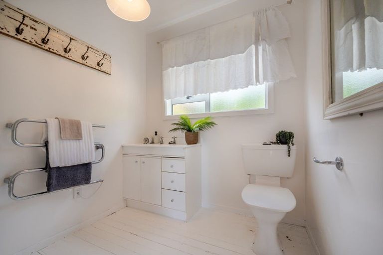 Photo of property in 30 Selwyn Avenue, Akaroa, 7520