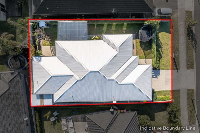 Photo of property in 2 Raiha Street, Papamoa Beach, Papamoa, 3118