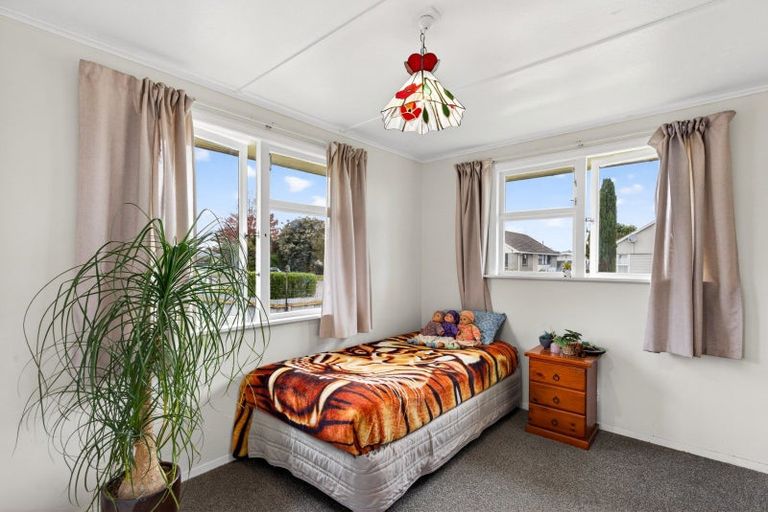 Photo of property in 5 Neal Crescent, Onekawa, Napier, 4110