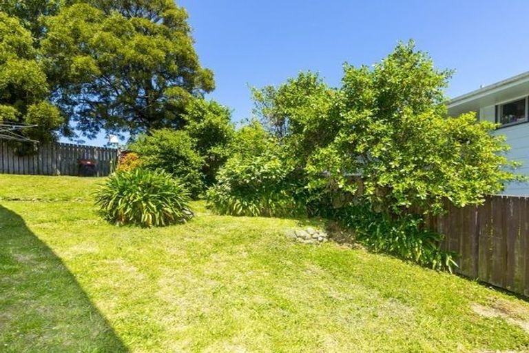 Photo of property in 51 Blueberry Grove, Timberlea, Upper Hutt, 5018