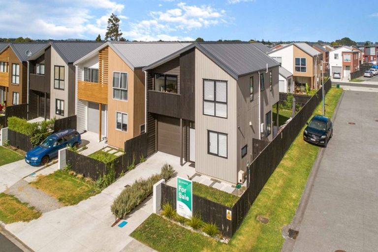 Photo of property in 2 Courage Road, Papakura, 2110