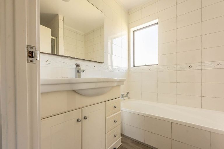 Photo of property in 44 Trimdon Street, Randwick Park, Auckland, 2105