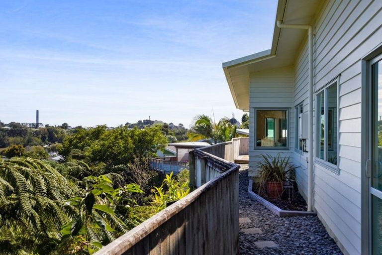 Photo of property in 4a Marchant Place, Westown, New Plymouth, 4310