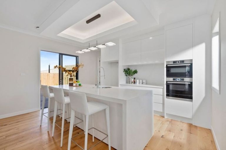 Photo of property in 39 Rathmullen Place, Pinehill, Auckland, 0632