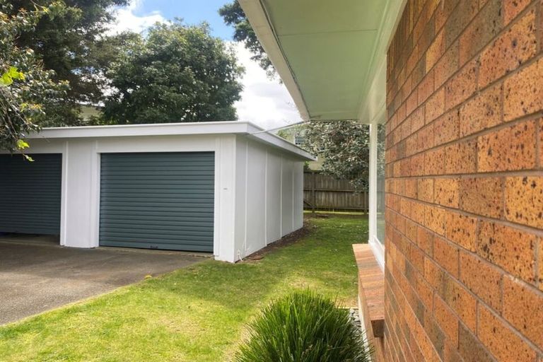 Photo of property in 1/15 Munstead Place, Hillcrest, Auckland, 0627