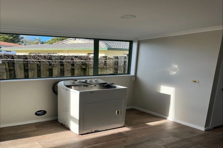 Photo of property in 74 Rosario Crescent, Red Beach, 0932